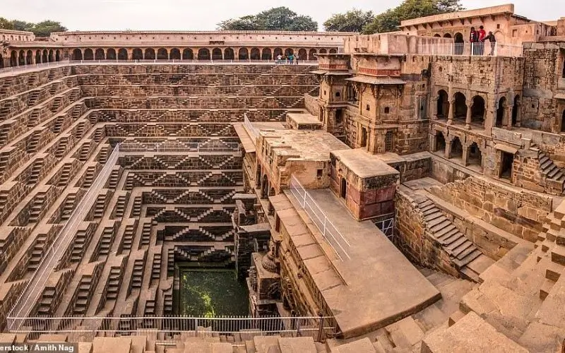 abhaneri stepwell